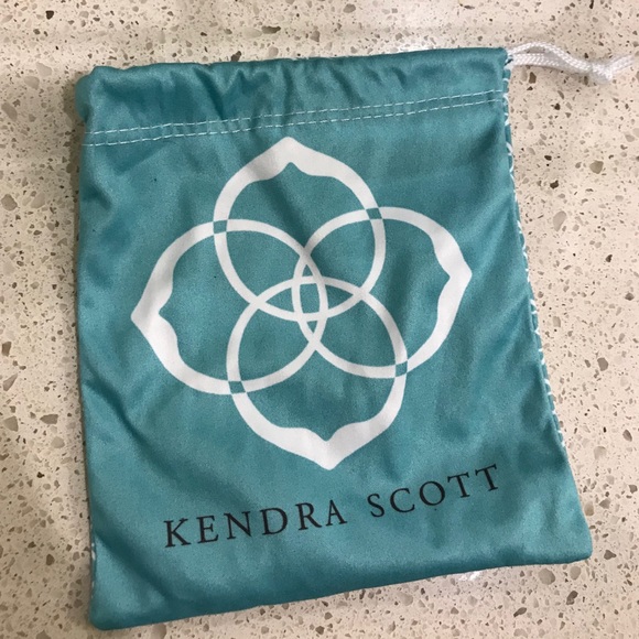 Kendra Scott Rayne - Mother of Pearl & Gold - Picture 3 of 3